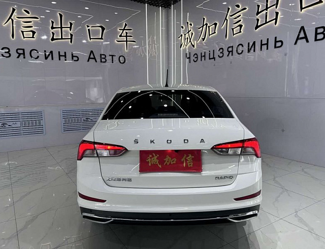 Skoda Rapid 1.5 л 2022 г. Белый, пробег 22000 км