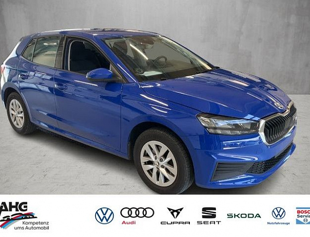 Skoda Fabia 2023 г. Синий, пробег 45032 км