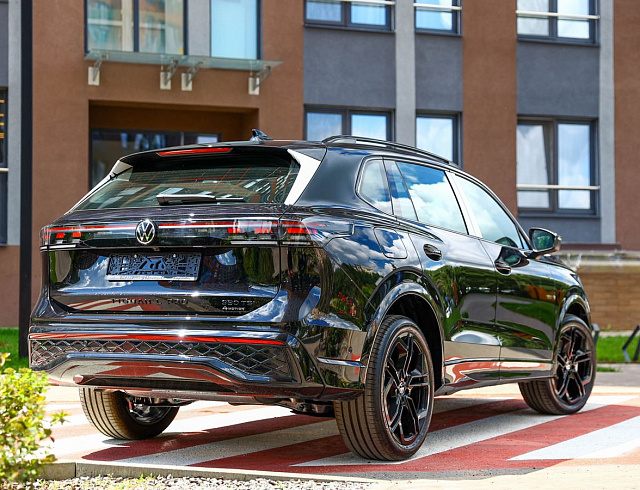 Volkswagen Tiguan черный 2026