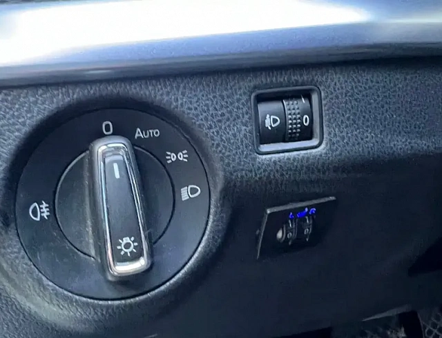 Skoda Kamiq 1.5 л 2023 г. Белый, пробег 34000 км