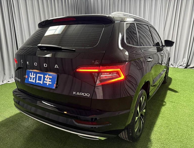Skoda Karoq 1.4 л 2023 г. Чёрный, пробег 35000 км