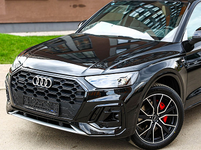 Audi Q5 черный 2025