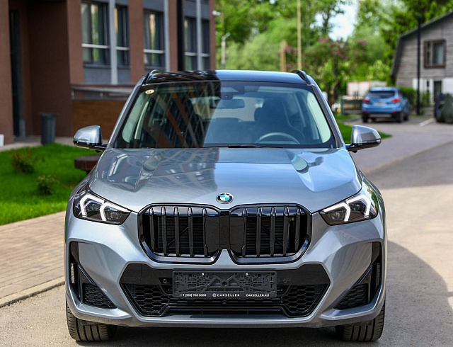 BMW X1 серый 2025