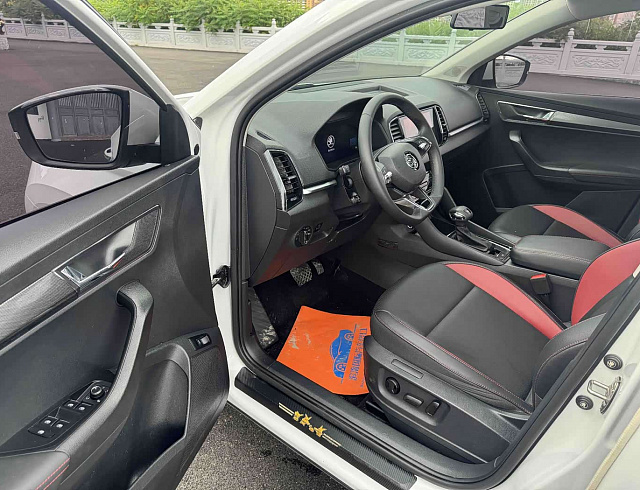 Skoda Karoq 1.4 л 2023 г. Белый, пробег 19000 км
