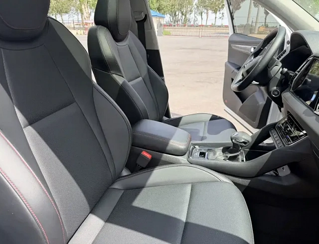 Skoda Karoq 1.4 л 2022 г. Белый, пробег 42000 км