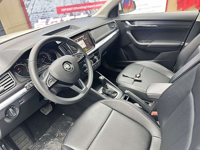 Skoda Kamiq 1.5 л 2022 г. Белый, пробег 22000 км