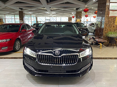 Skoda Superb 1.4 л 2023 г. Чёрный, пробег 27000 км
