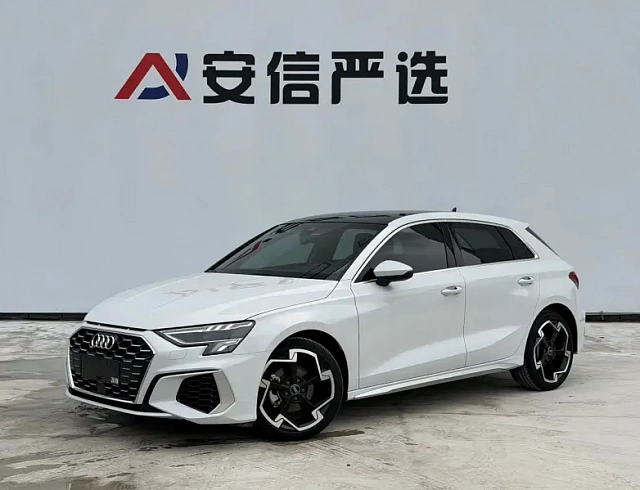 Audi A3 1.4 л 2024 г. Белый, пробег 32000 км
