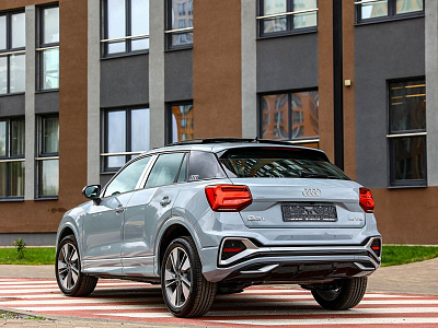 Audi Q2 серый 2025