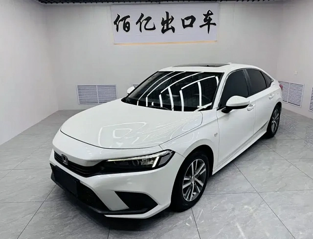 Honda Civic 1.5 л 2022 г. Белый, пробег 34000 км