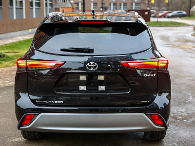 Toyota Highlander черный 2026