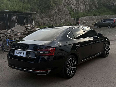 Skoda Superb 1.4 л 2023 г. Чёрный, пробег 43000 км