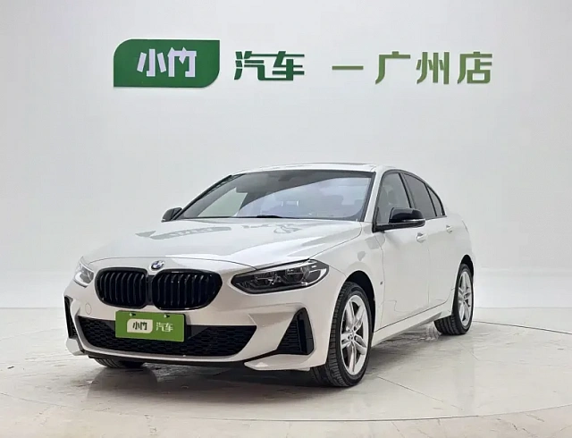 BMW 1 Series 1.5 л 2023 г. Белый, пробег 27000 км