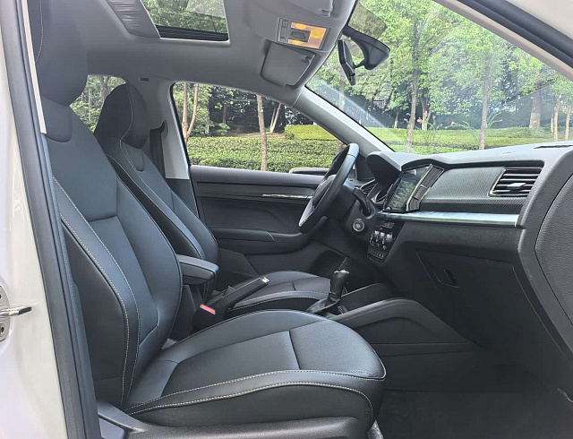 Skoda Kamiq 1.5 л 2023 г. Белый, пробег 8000 км