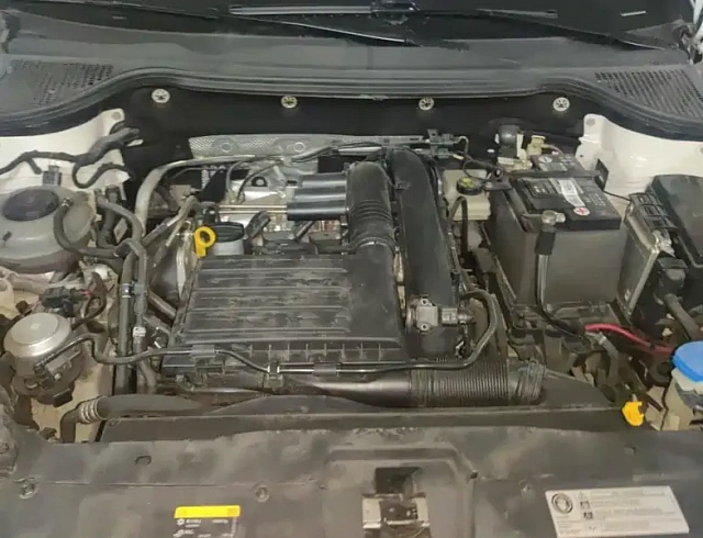 Skoda Karoq 1.4 л 2021 г. Белый, пробег 33300 км