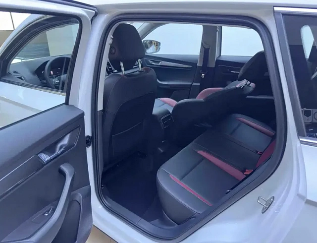 Skoda Karoq 1.4 л 2026 г. Белый, пробег 100 км
