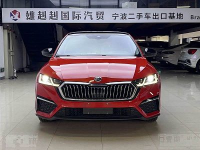 Skoda Octavia 1.4 л 2021 г. желто-оранжевый, пробег 31000 км