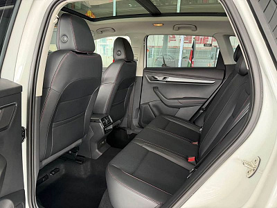 Skoda Karoq 1.4 л 2023 г. Белый, пробег 26000 км