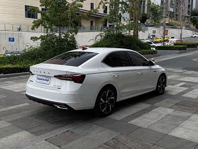 Skoda Octavia 1.4 л 2022 г. Белый, пробег 13300 км