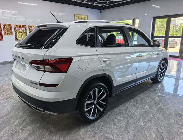 Skoda Kamiq 1.5 л 2023 г. Белый, пробег 25000 км