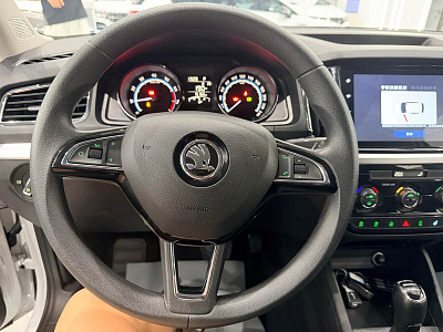 Skoda Kamiq 1.5 л 2023 г. Белый, пробег 15000 км