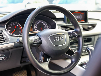 Audi A6 черный 2015