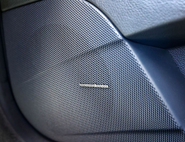 Mercedes-Benz E-Класс белый 2005