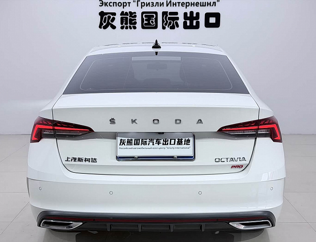 Skoda Octavia 1.4 л 2022 г. Белый, пробег 34000 км