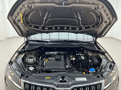 Skoda Karoq 1.4 л 2023 г. шампань/коричневый, пробег 20000 км