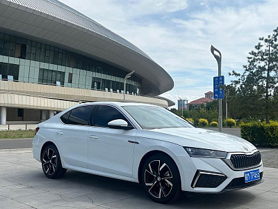 Skoda Octavia 1.4 л 2024 г. Белый, пробег 5000 км