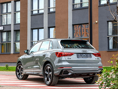 Audi Q3 серый 2026