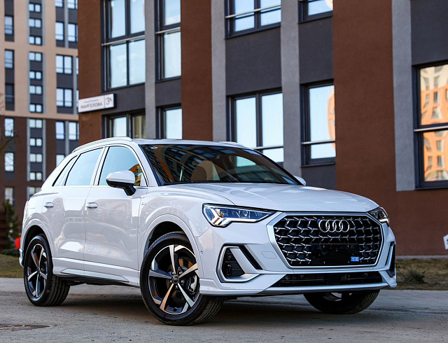 Audi Q3 белый 2026