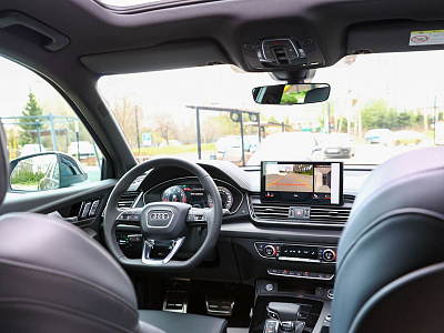 Audi Q5 черный 2025