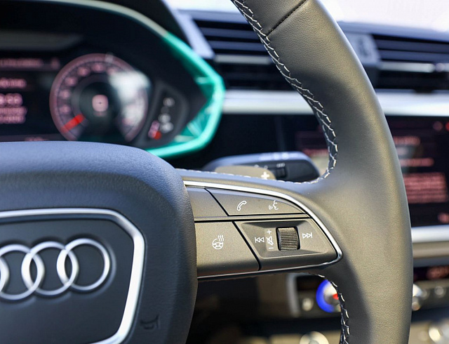 Audi Q3 серый 2026