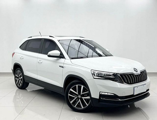 Skoda Kamiq 1.5 л 2023 г. Белый, пробег 18000 км