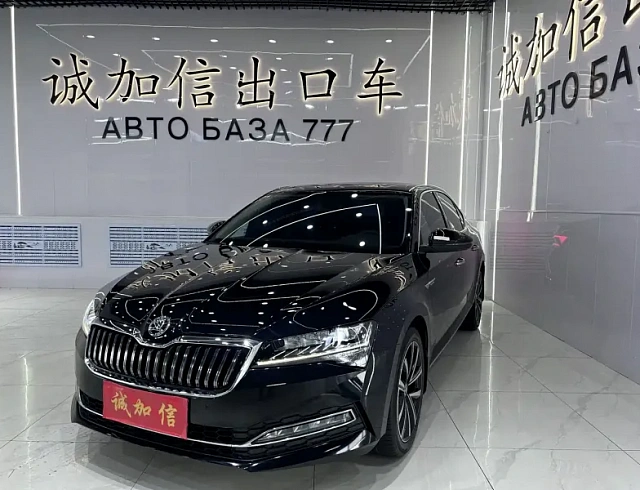Skoda Superb 1.4 л 2022 г. Чёрный, пробег 22000 км