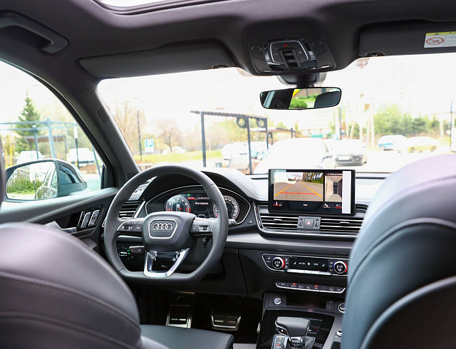 Audi Q5 черный 2026