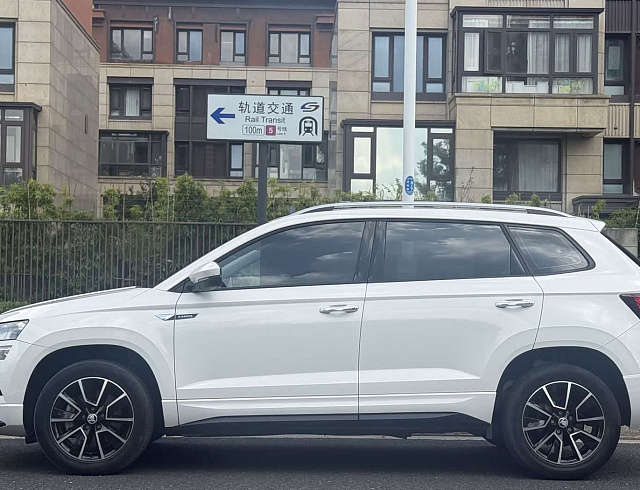 Skoda Karoq 1.4 л 2022 г. Белый, пробег 23000 км