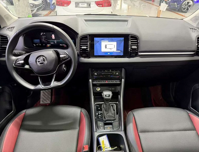 Skoda Karoq 1.4 л 2022 г. Чёрный, пробег 19000 км