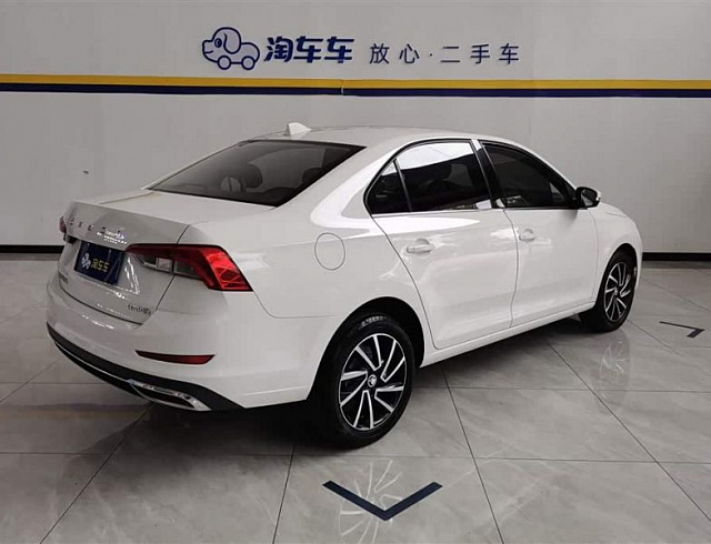 Skoda Rapid 1.5 л 2021 г. Белый, пробег 42400 км