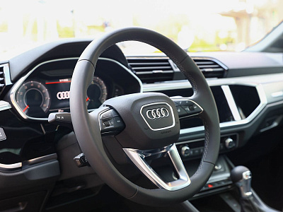 Audi Q3 серый 2026