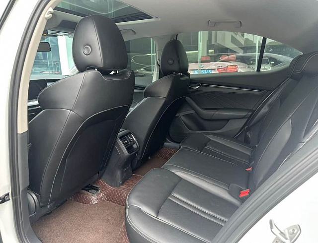 Skoda Octavia 1.4 л 2024 г. Белый, пробег 6000 км