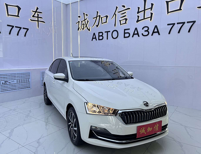 Skoda Rapid 1.5 л 2022 г. Белый, пробег 22000 км