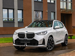 BMW X3 белый 2026