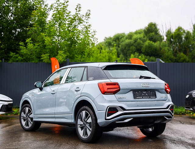 Audi Q2 серый 2025