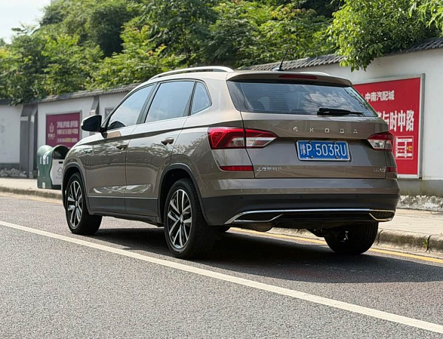 Skoda Kamiq 1.5 л 2022 г. шампань/коричневый, пробег 6000 км