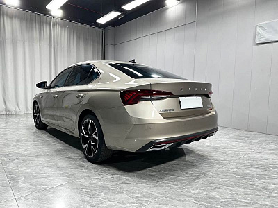 Skoda Octavia 1.4 л 2023 г. желто-оранжевый, пробег 49000 км