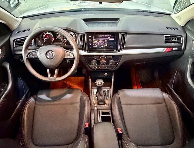Skoda Kamiq 1.5 л 2023 г. Белый, пробег 41000 км