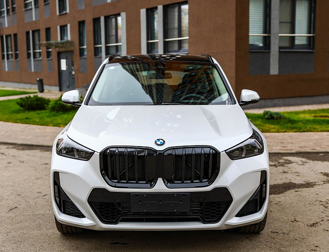 BMW X1 белый 2026