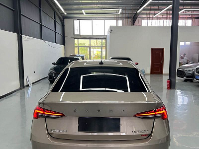 Skoda Octavia 1.4 л 2022 г. шампань/коричневый, пробег 21800 км